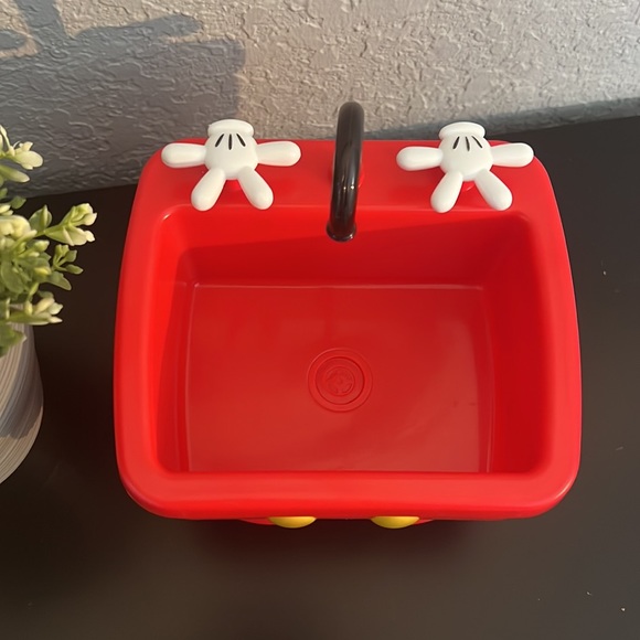 Mickey Mouse Sink - Picture 2 of 6